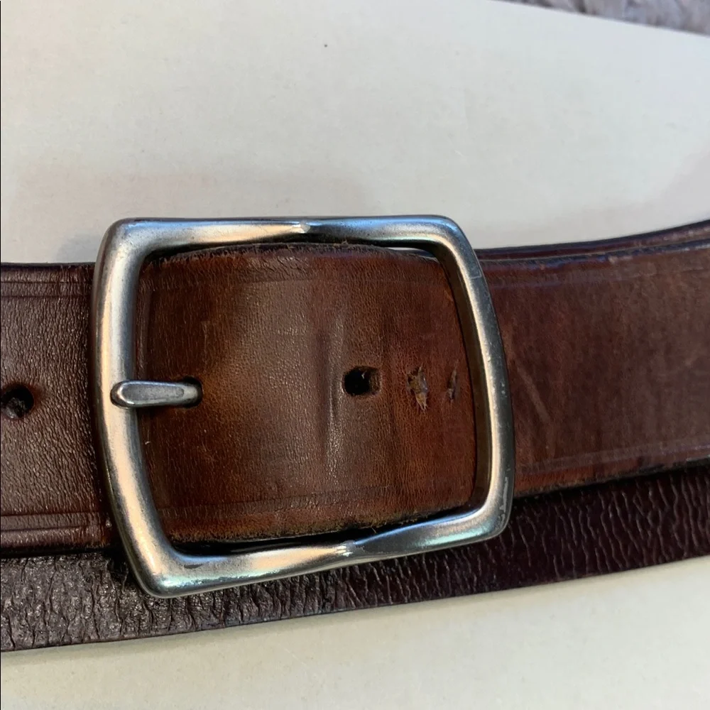 🌹VINTAGE LEVI’s • Unisex Brown Genuine Nice Leather Belt w/ solid Brass Buckle